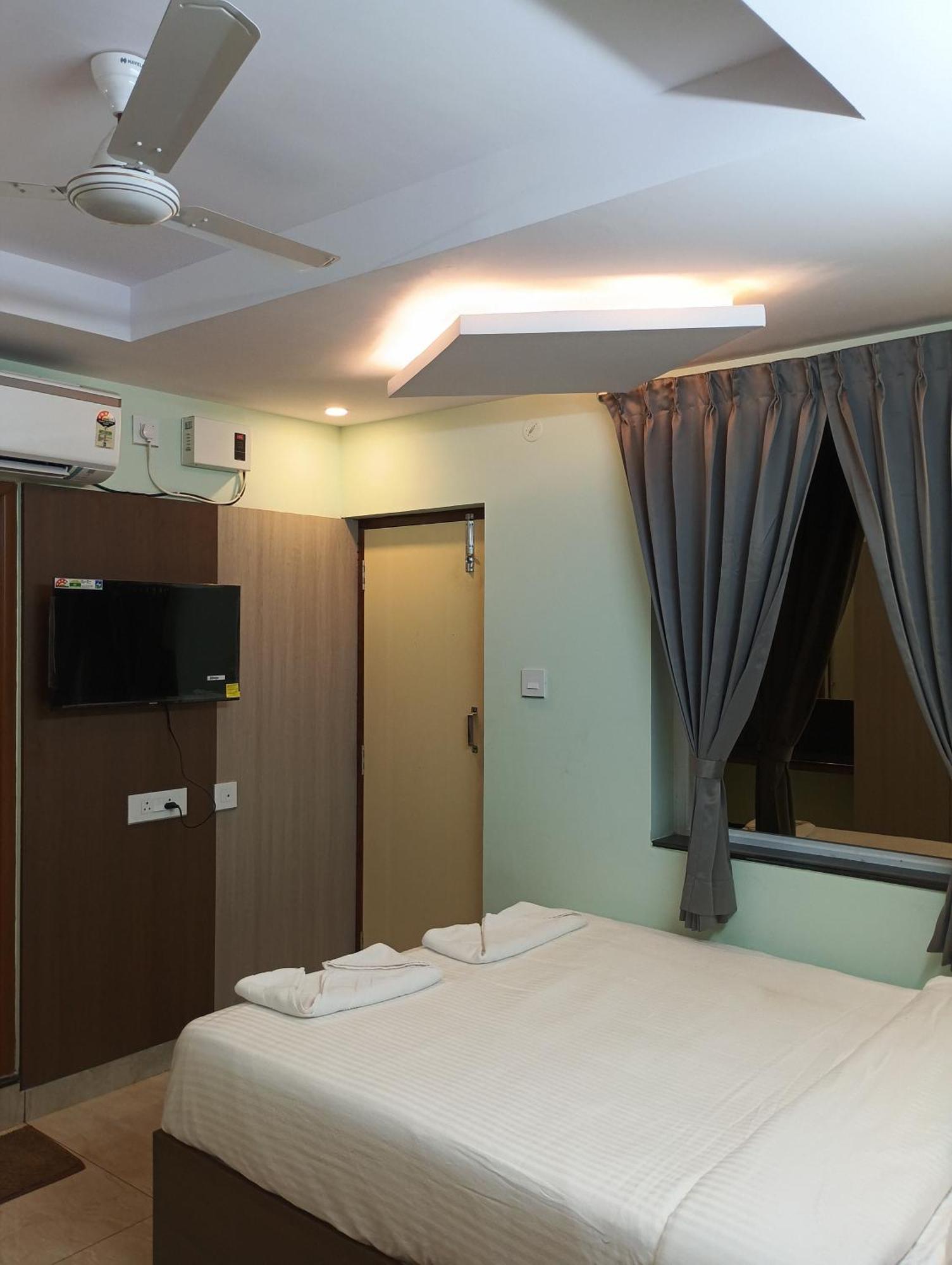 Malar Park Hotel Tiruvannāmalai Buitenkant foto